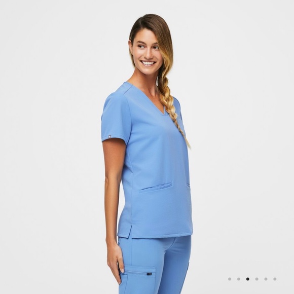 Figs Casma Three-Pocket Scrub Top - Picture 7 of 8